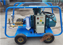 Sewer dredging machine